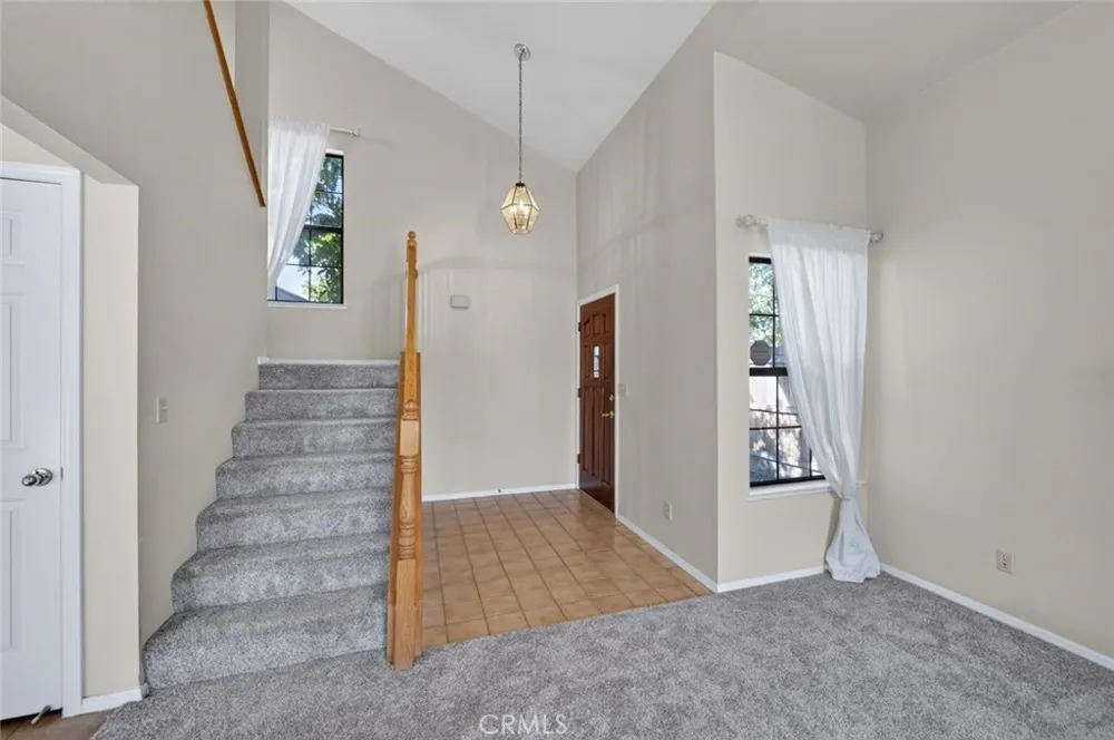 571 W Pat Clovis, CA 93612