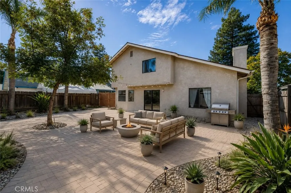 571 W Pat Clovis, CA 93612