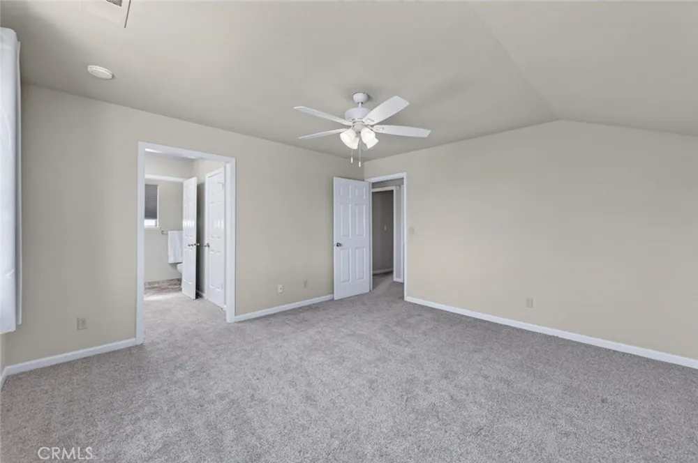 571 W Pat Clovis, CA 93612