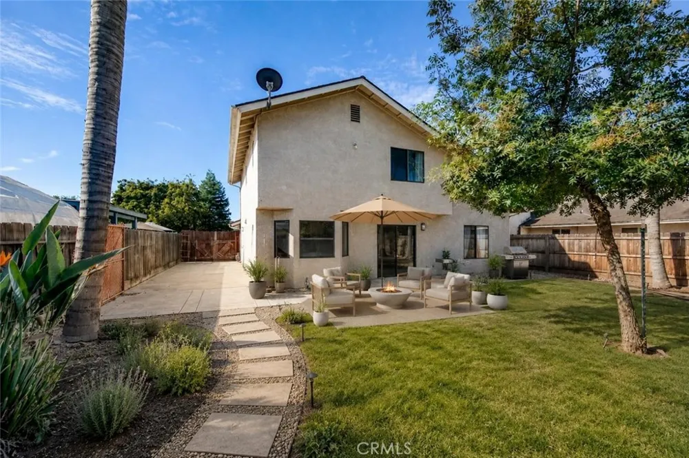 571 W Pat Clovis, CA 93612