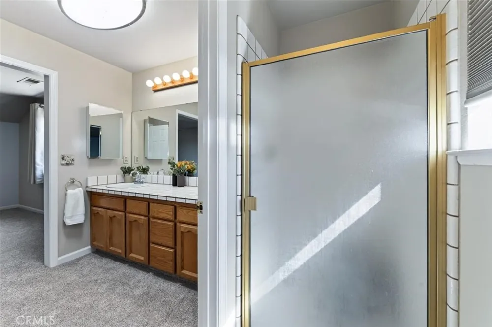 571 W Pat Clovis, CA 93612