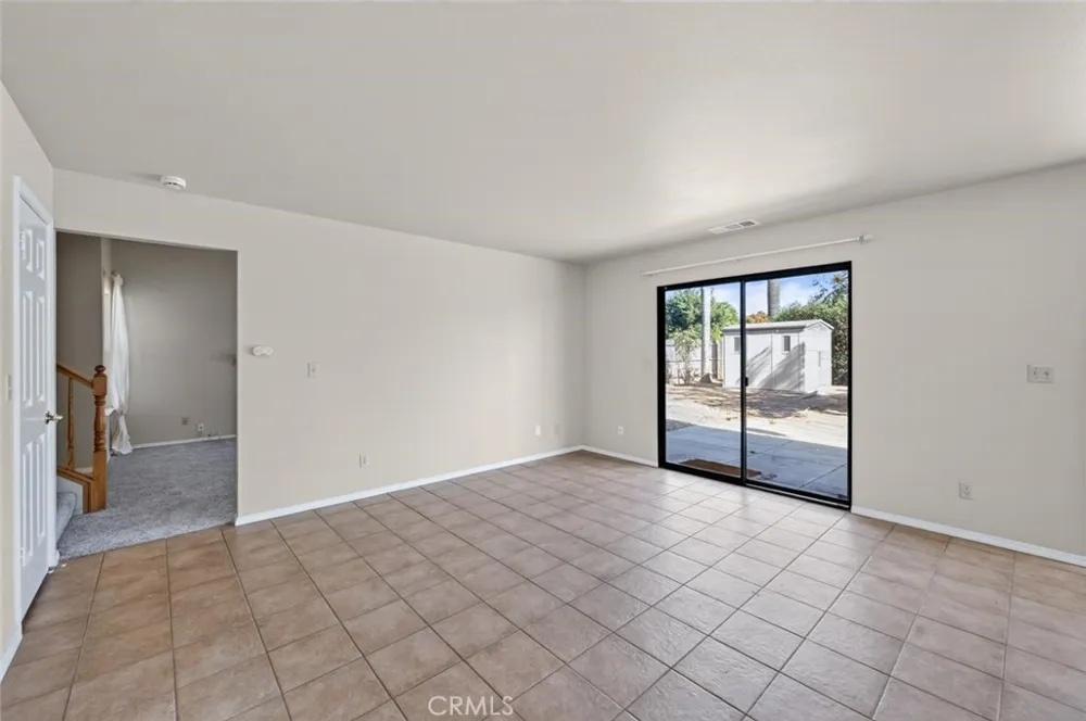 571 W Pat Clovis, CA 93612
