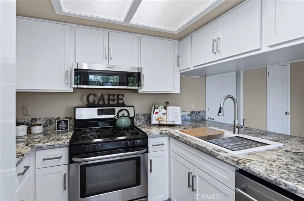 571 W Pat Clovis, CA 93612
