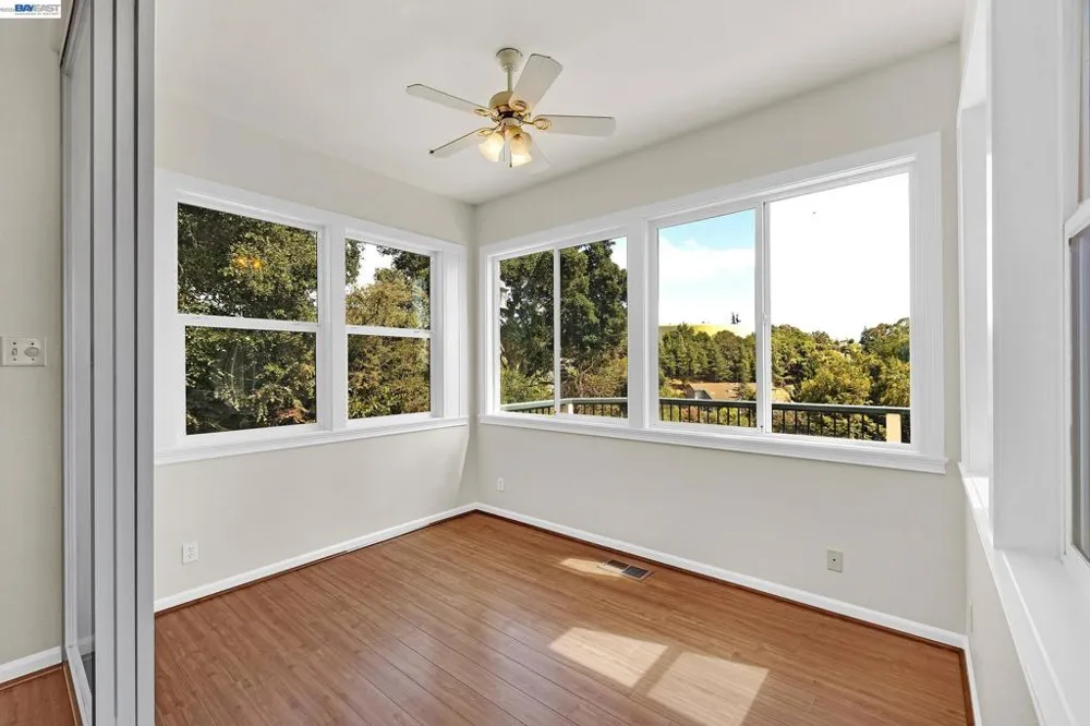 2825 Hillcrest Avenue Hayward, CA 94542