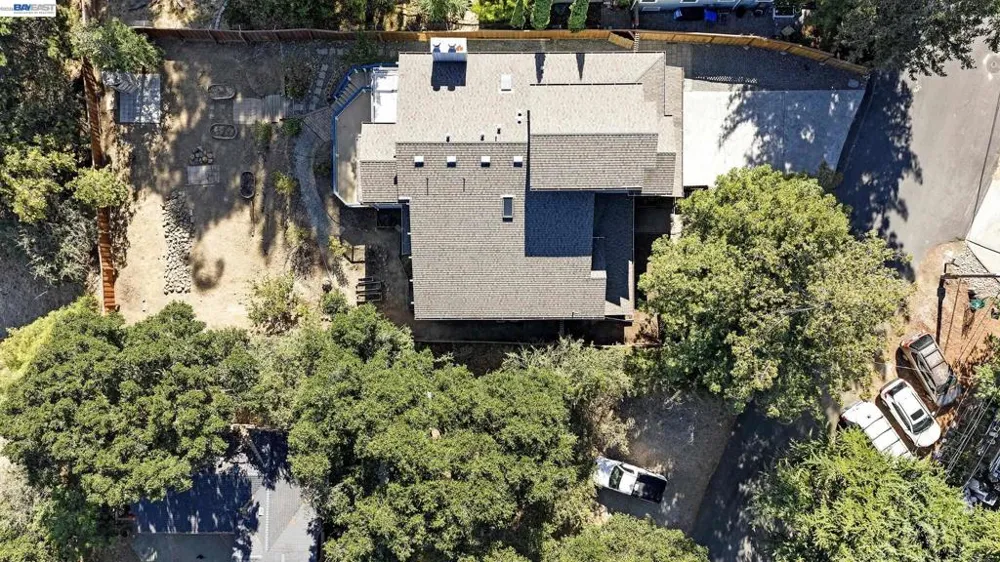 2825 Hillcrest Avenue Hayward, CA 94542