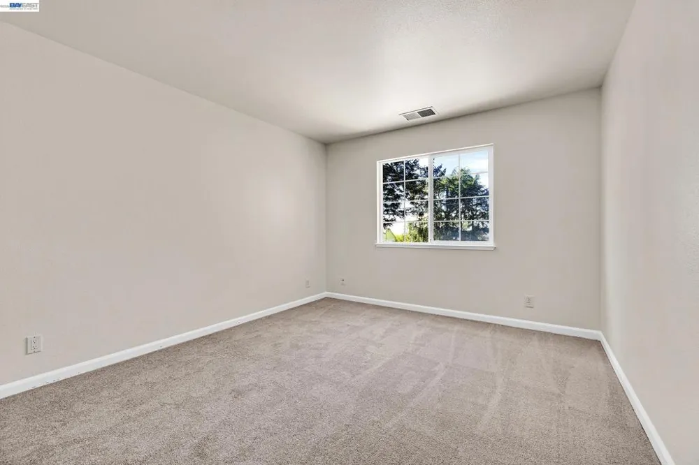 2825 Hillcrest Avenue Hayward, CA 94542