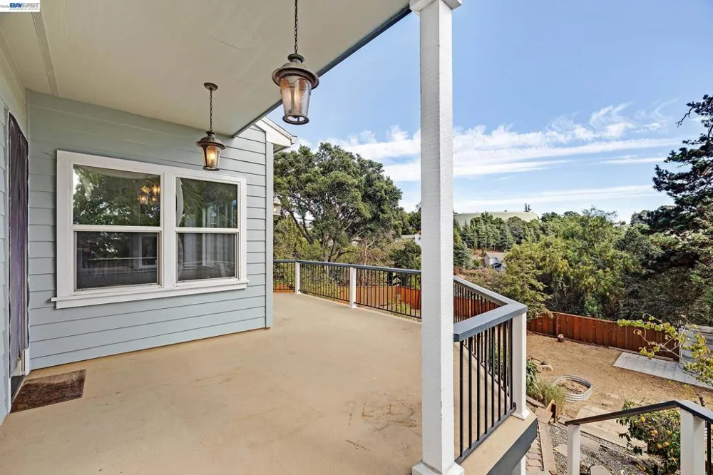 2825 Hillcrest Avenue Hayward, CA 94542