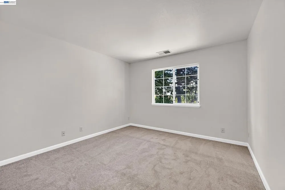 2825 Hillcrest Avenue Hayward, CA 94542