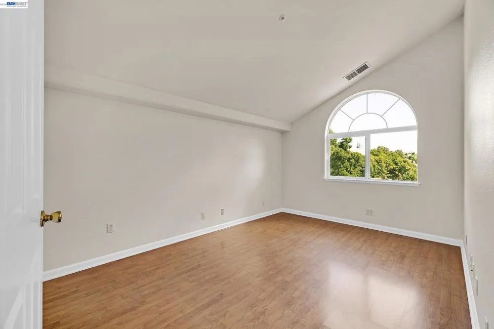 2825 Hillcrest Avenue Hayward, CA 94542