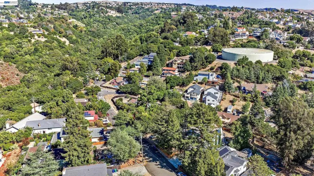 2825 Hillcrest Avenue Hayward, CA 94542