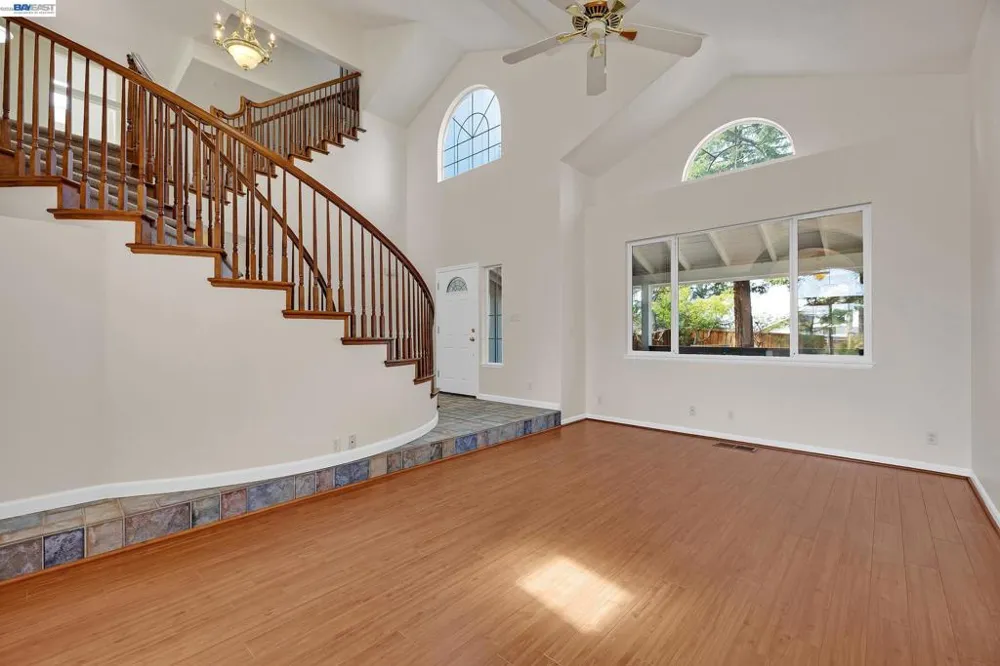 2825 Hillcrest Avenue Hayward, CA 94542