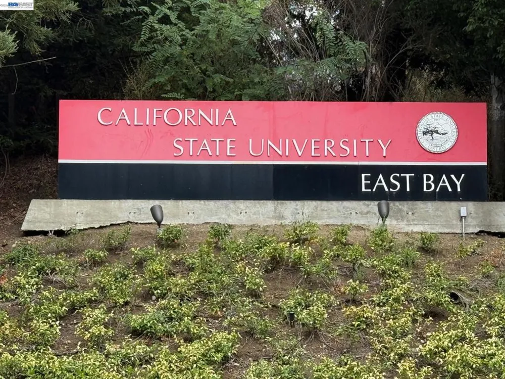 2825 Hillcrest Avenue Hayward, CA 94542