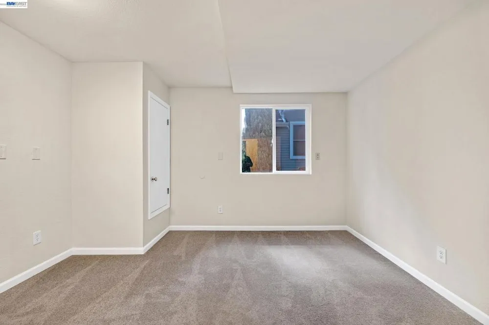 2825 Hillcrest Avenue Hayward, CA 94542
