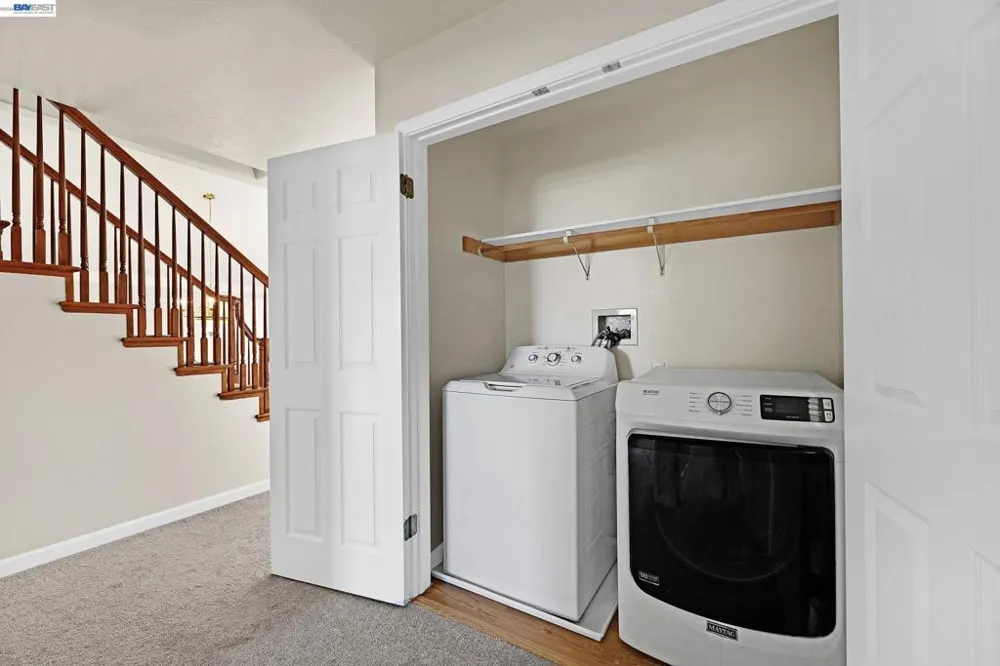 2825 Hillcrest Avenue Hayward, CA 94542