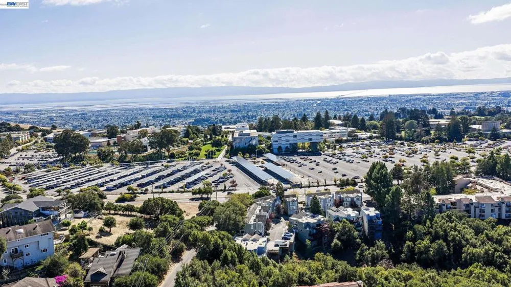 2825 Hillcrest Avenue Hayward, CA 94542