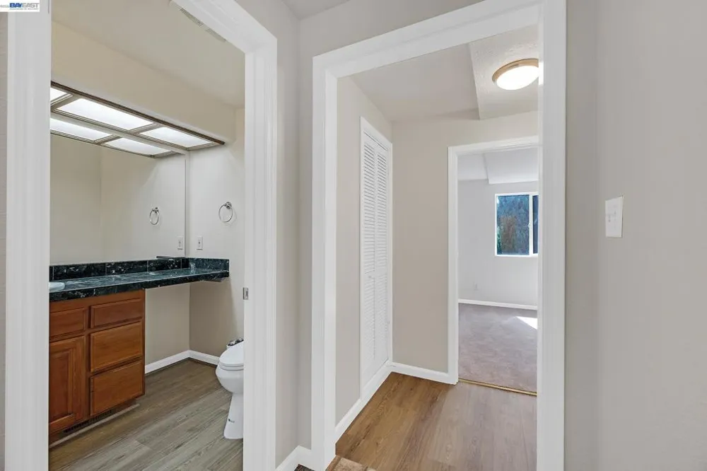 2825 Hillcrest Avenue Hayward, CA 94542