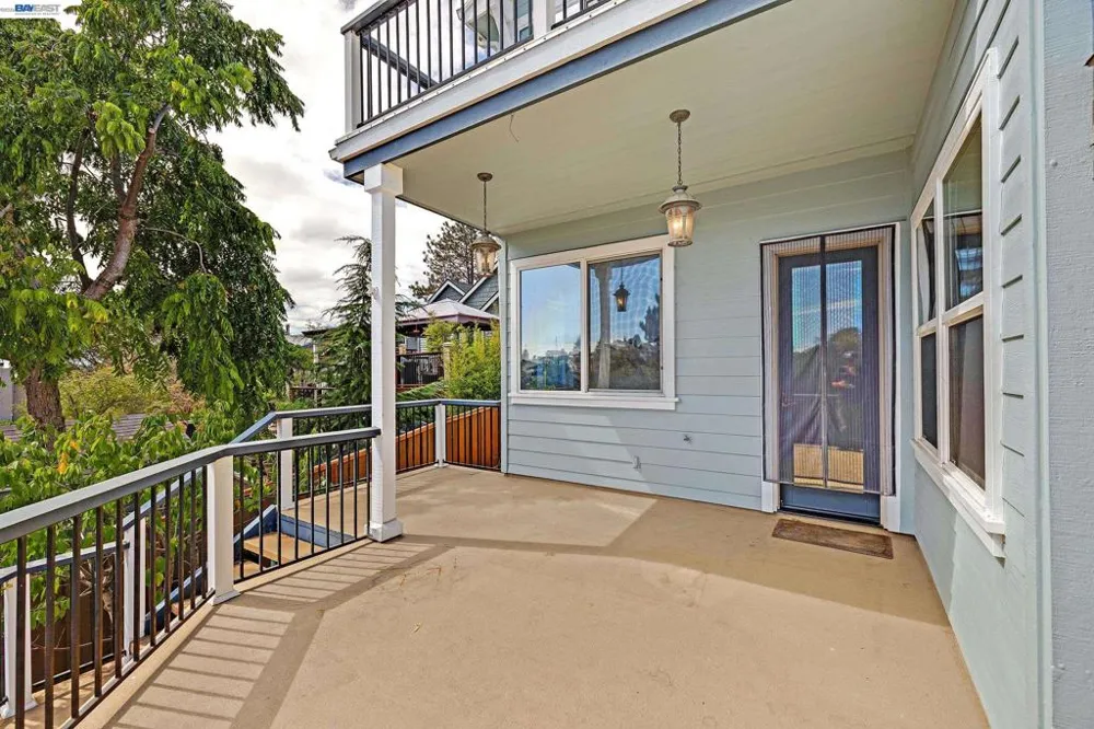 2825 Hillcrest Avenue Hayward, CA 94542