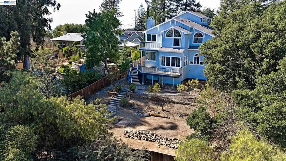 2825 Hillcrest Avenue Hayward, CA 94542