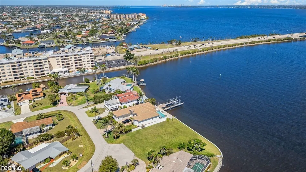 Sandy Circle Cape Coral, FL 33904