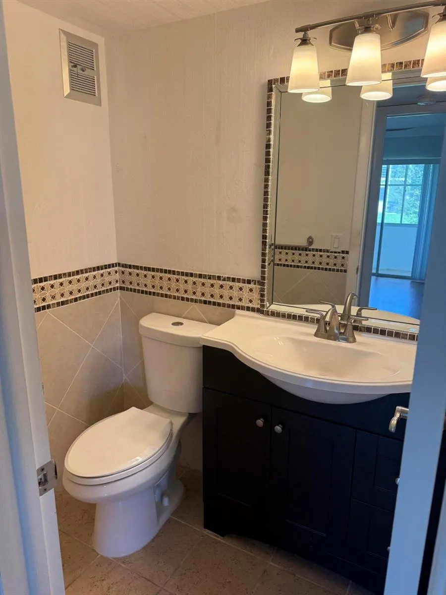 144 WINDSOR G West Palm Beach, FL 33417
