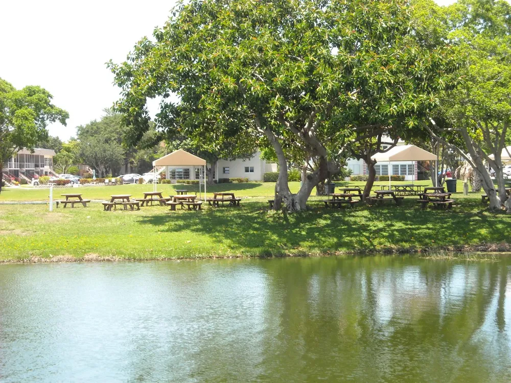 144 WINDSOR G West Palm Beach, FL 33417