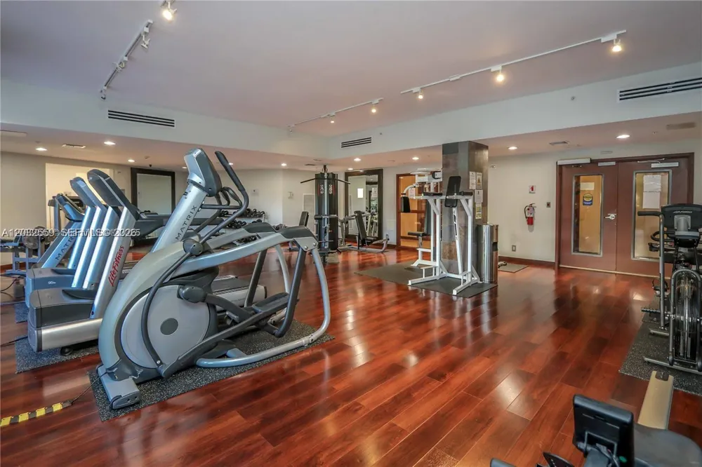 3300 NE 191st St #LP08 Aventura, FL 33180