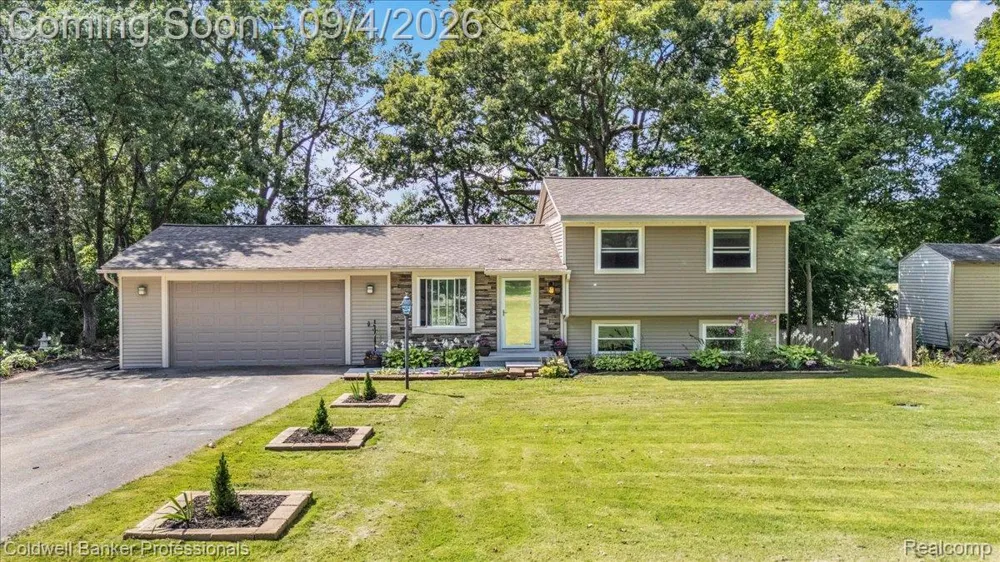5969 Bay Clarkston City, MI 48346