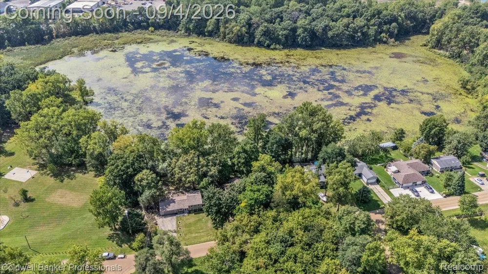 5969 Bay Clarkston City, MI 48346