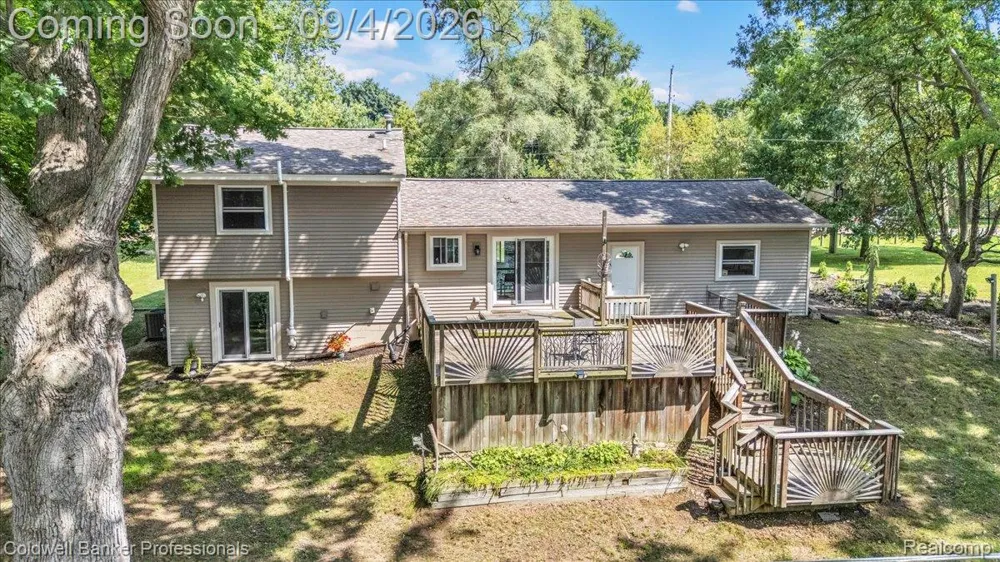 5969 Bay Clarkston City, MI 48346