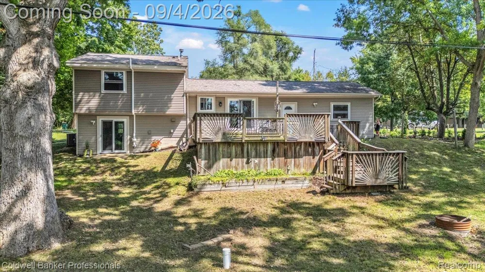 5969 Bay Clarkston City, MI 48346