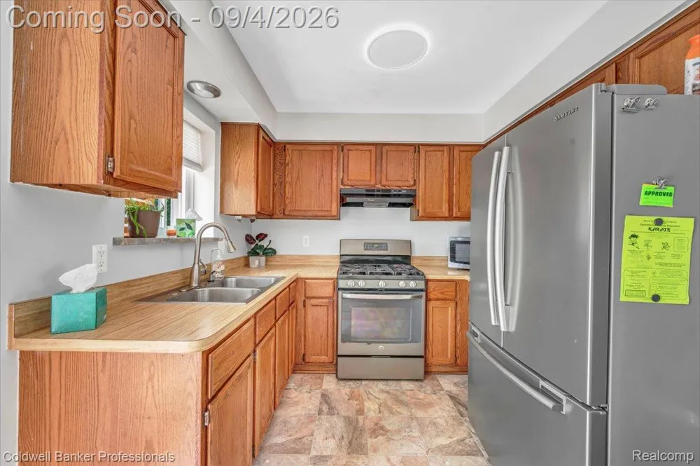 5969 Bay Clarkston City, MI 48346