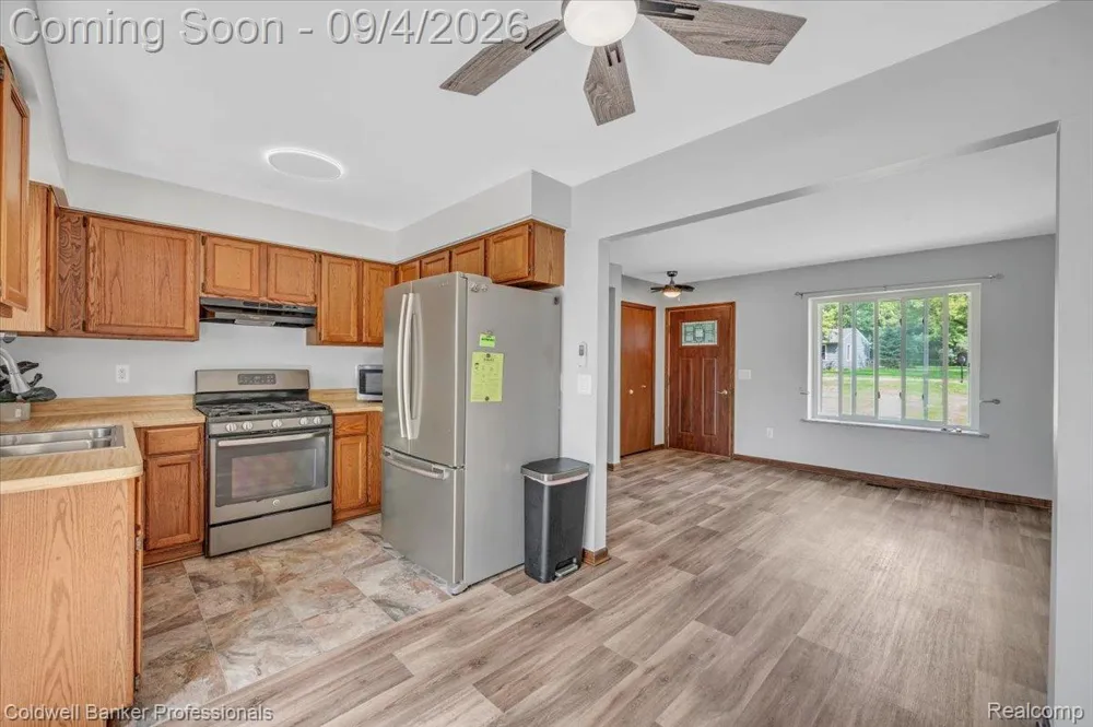 5969 Bay Clarkston City, MI 48346