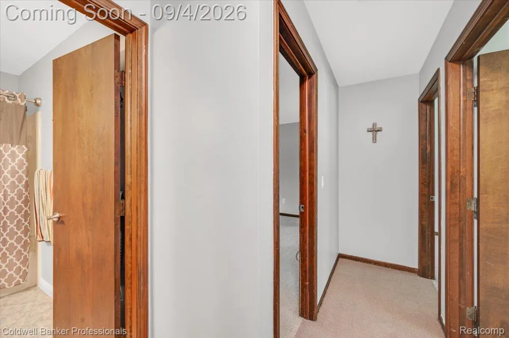 5969 Bay Clarkston City, MI 48346