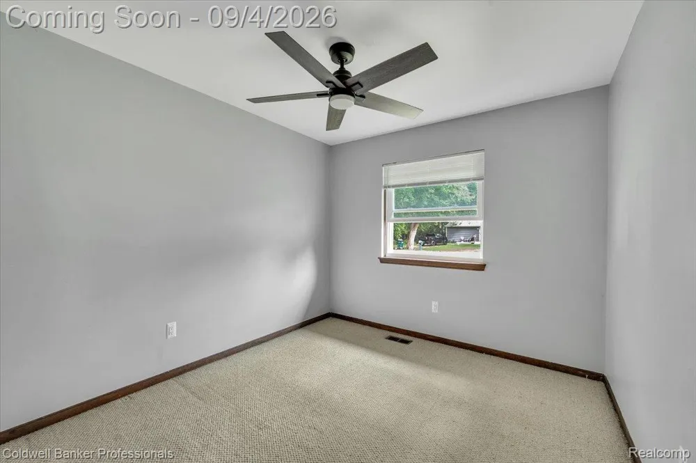 5969 Bay Clarkston City, MI 48346