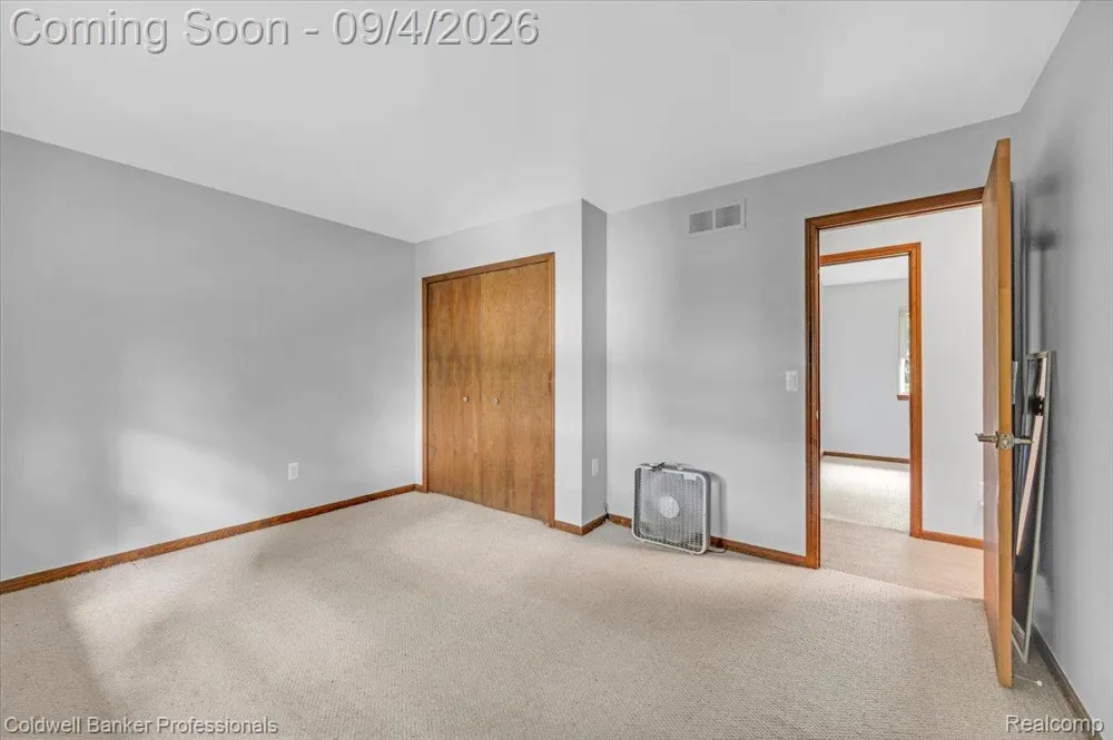 5969 Bay Clarkston City, MI 48346