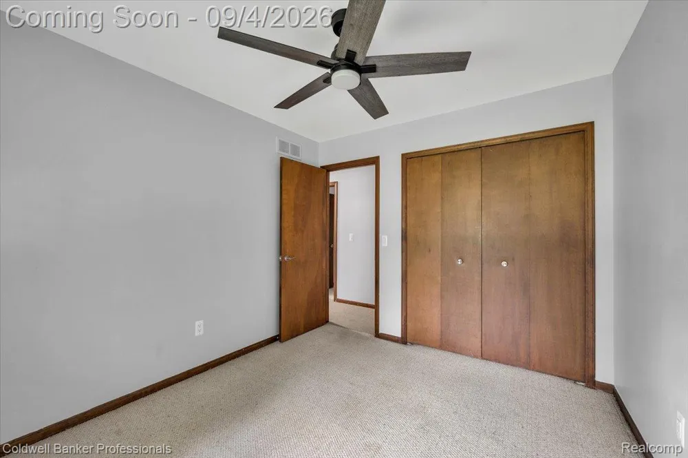 5969 Bay Clarkston City, MI 48346