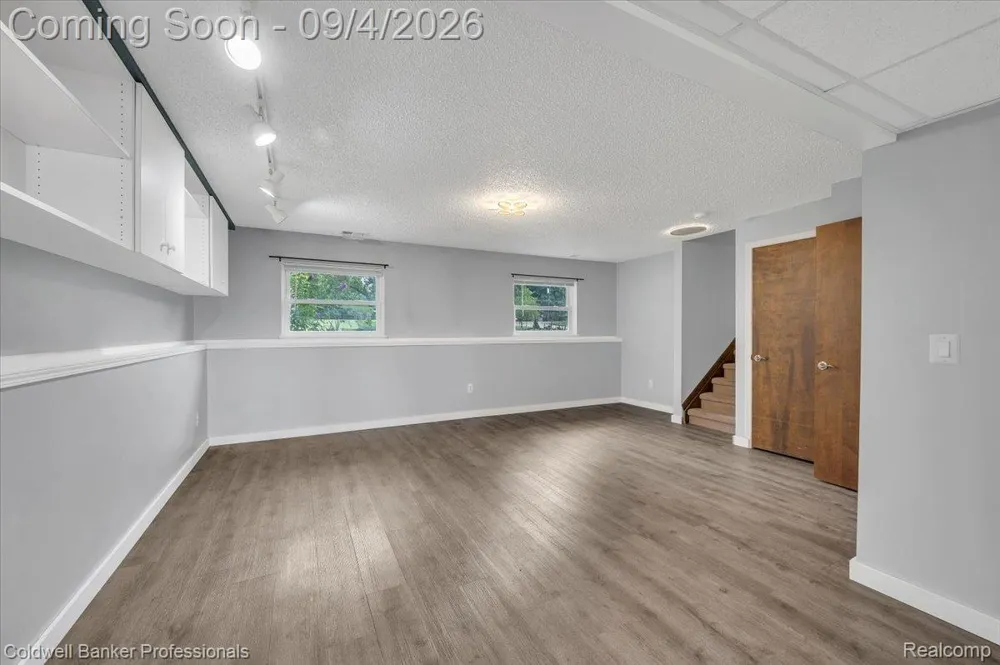 5969 Bay Clarkston City, MI 48346