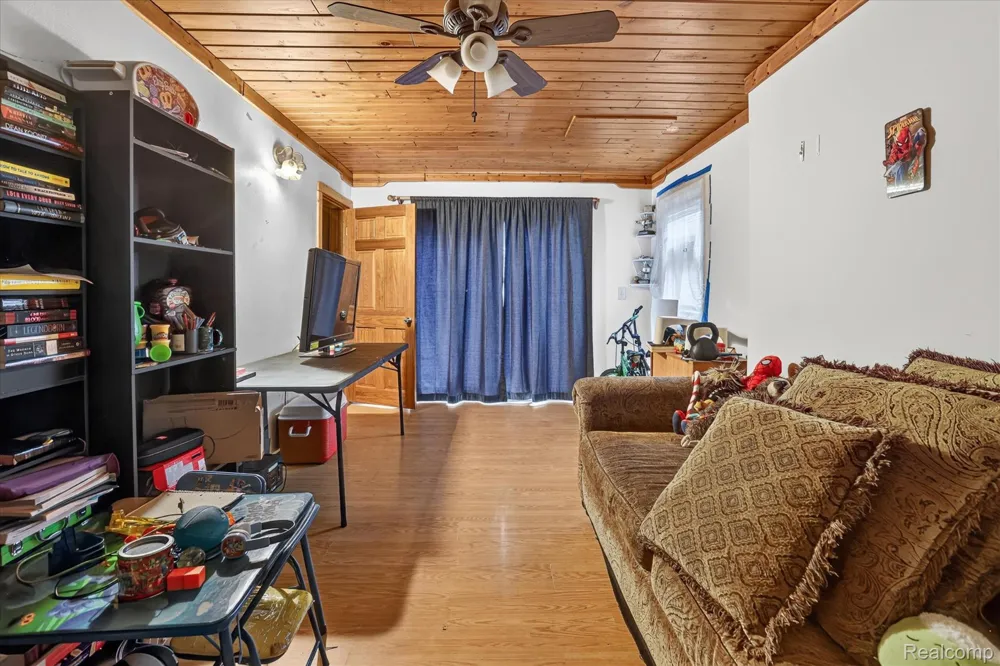123 Graham Street Saginaw City, MI 48602