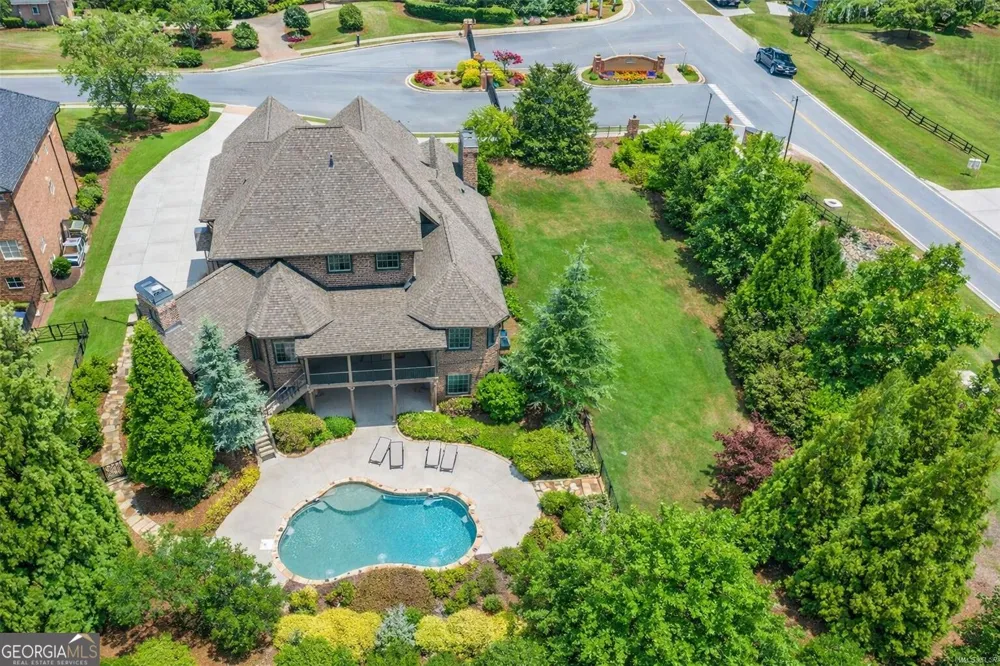 2792 Springbluff LN Buford, GA 30519