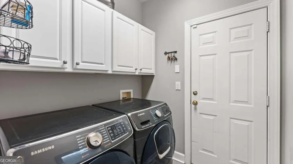 1445 Badingham DR Cumming, GA 30041