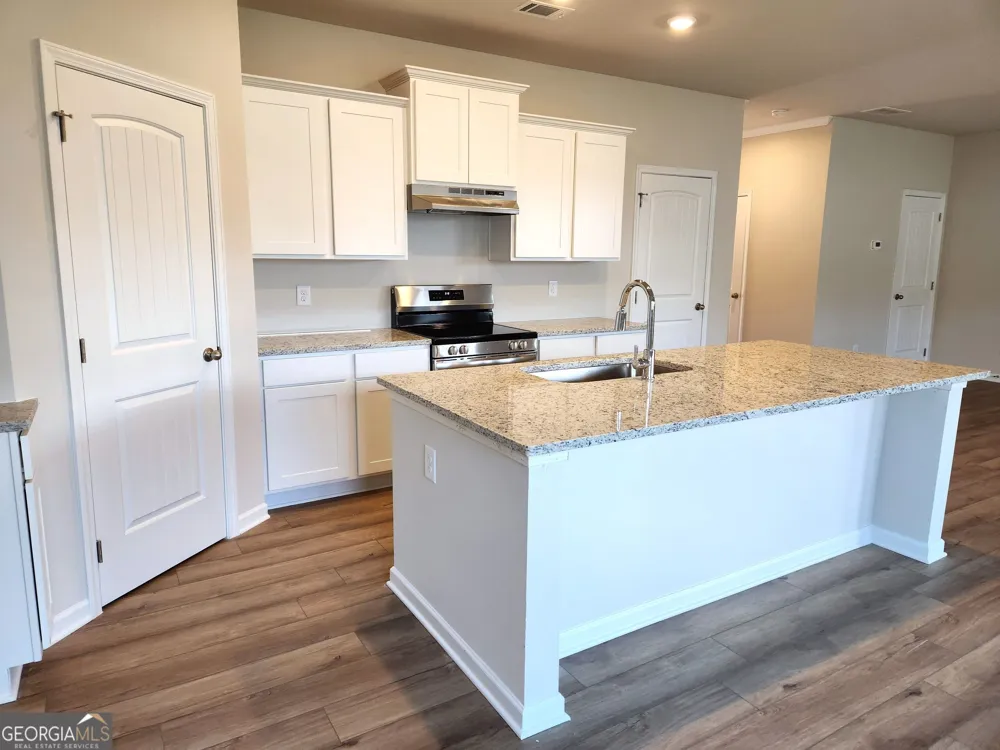 65 Umber LN Newnan, GA 30263
