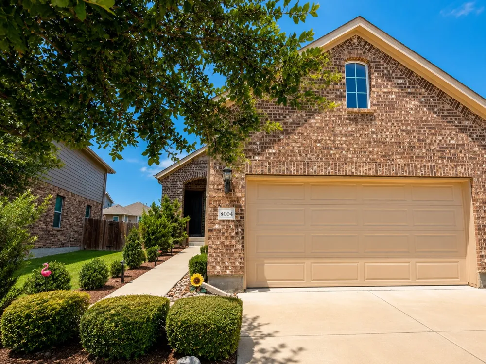 8004 Autumn Moor Bend Lago Vista, TX 78645