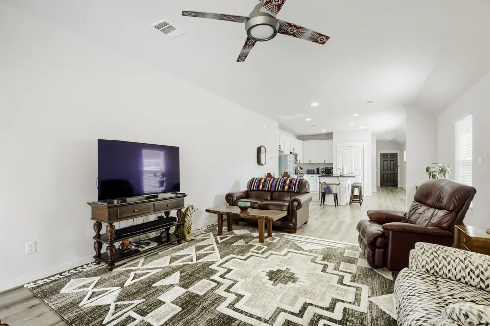 8004 Autumn Moor Bend Lago Vista, TX 78645