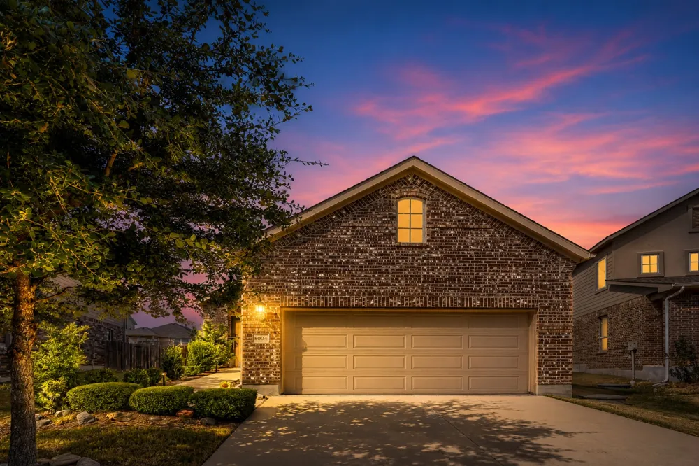 8004 Autumn Moor Bend Lago Vista, TX 78645
