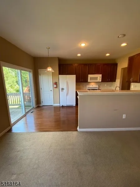 40 Black Bear Ct Hardyston, NJ 07419