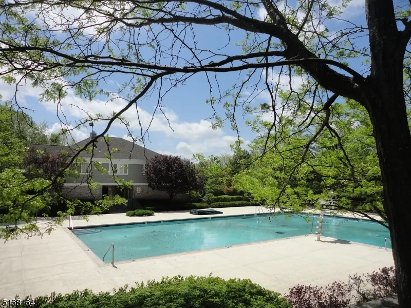 40 Black Bear Ct Hardyston, NJ 07419