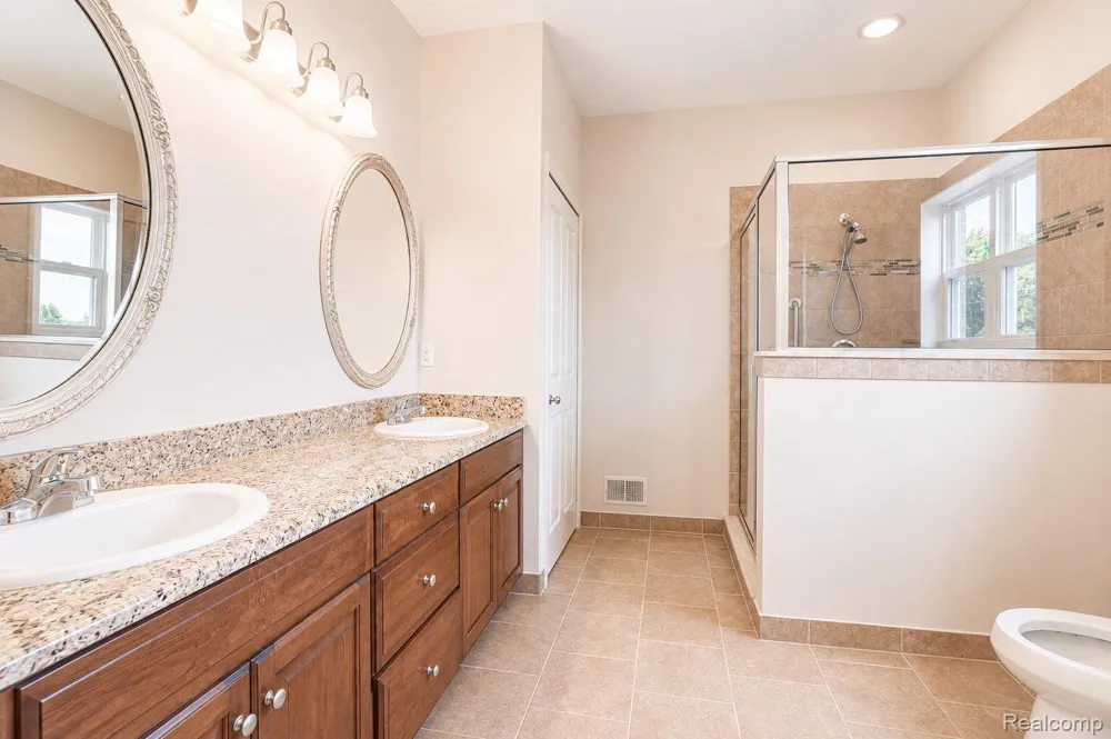 53125 Citadel Street Macomb Township, MI 48042