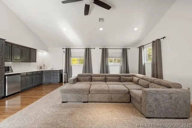 804 E Van Buren Street Broken Arrow, OK 74011