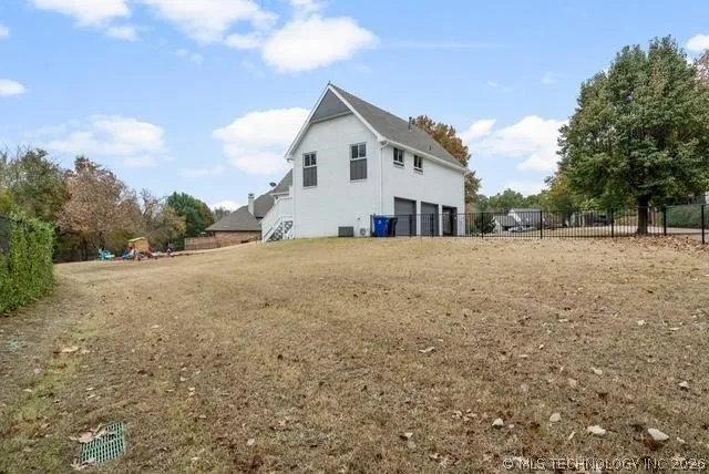 804 E Van Buren Street Broken Arrow, OK 74011