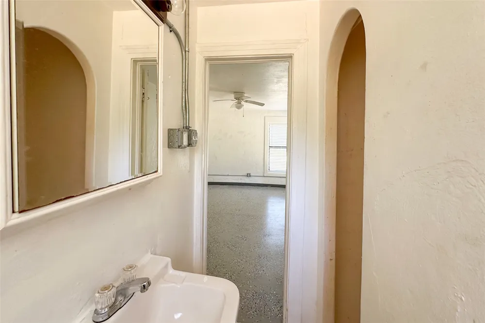 909 Alice Street Trinidad, TX 75163